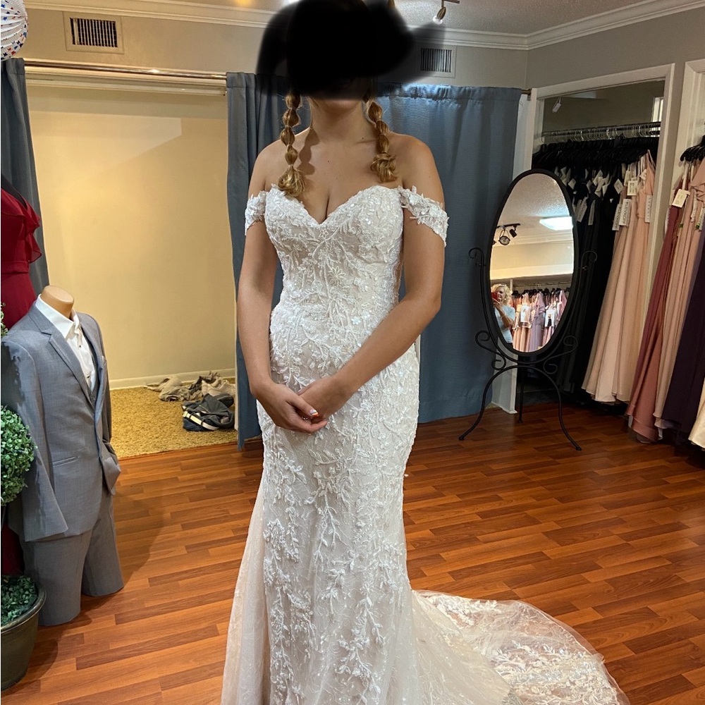 Maggie Sottero White Lace Wedding Dress - Picture 9 of 14